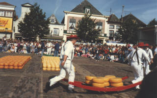 Der weltbekannte Käsemarkt in Alkmaar (20km)